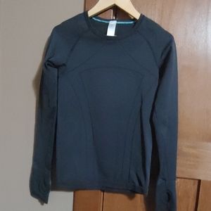 Ivivva Blaack Size 8 longsleeve